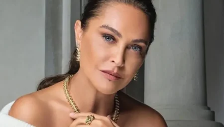 Hülya Avşar’ın gala hareketleri tepki çekti! Dudağındaki detay gündem oldu