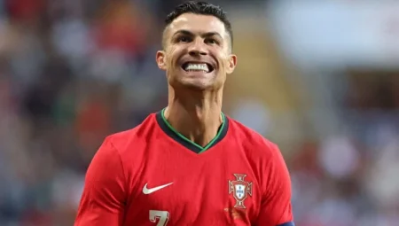 Ronaldo’yu şaşırtan an: Danimarka’da Fenerbahçe çağrısı sosyal medyada gündem oldu (VİDEO)