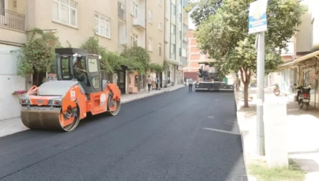 Elazığ Belediyesi kent genelinde yol yenileme çalışmalarını aralıksız sürdürüyor