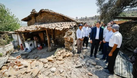 İzmir’de yangın mağdurlarına yıl sonuna kadar ücretsiz su desteği