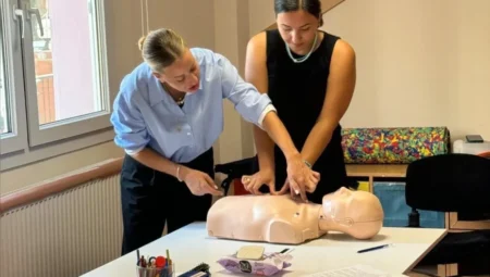 Bayraklı’da Anaokulu Öğretmenlerine Hayat Kurtaran Eğitim: İlk Yardım Bilinci Yaygınlaşıyor