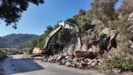 Marmaris’te 8 kırsal mahallede 40 kilometrelik yol yenilendi, ulaşım ağı güçlendirildi